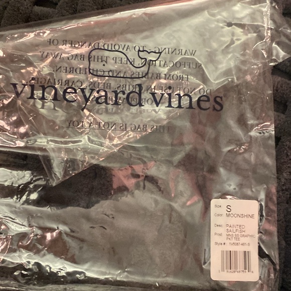 NWT mens Vineyard Vines tee - Picture 5 of 6